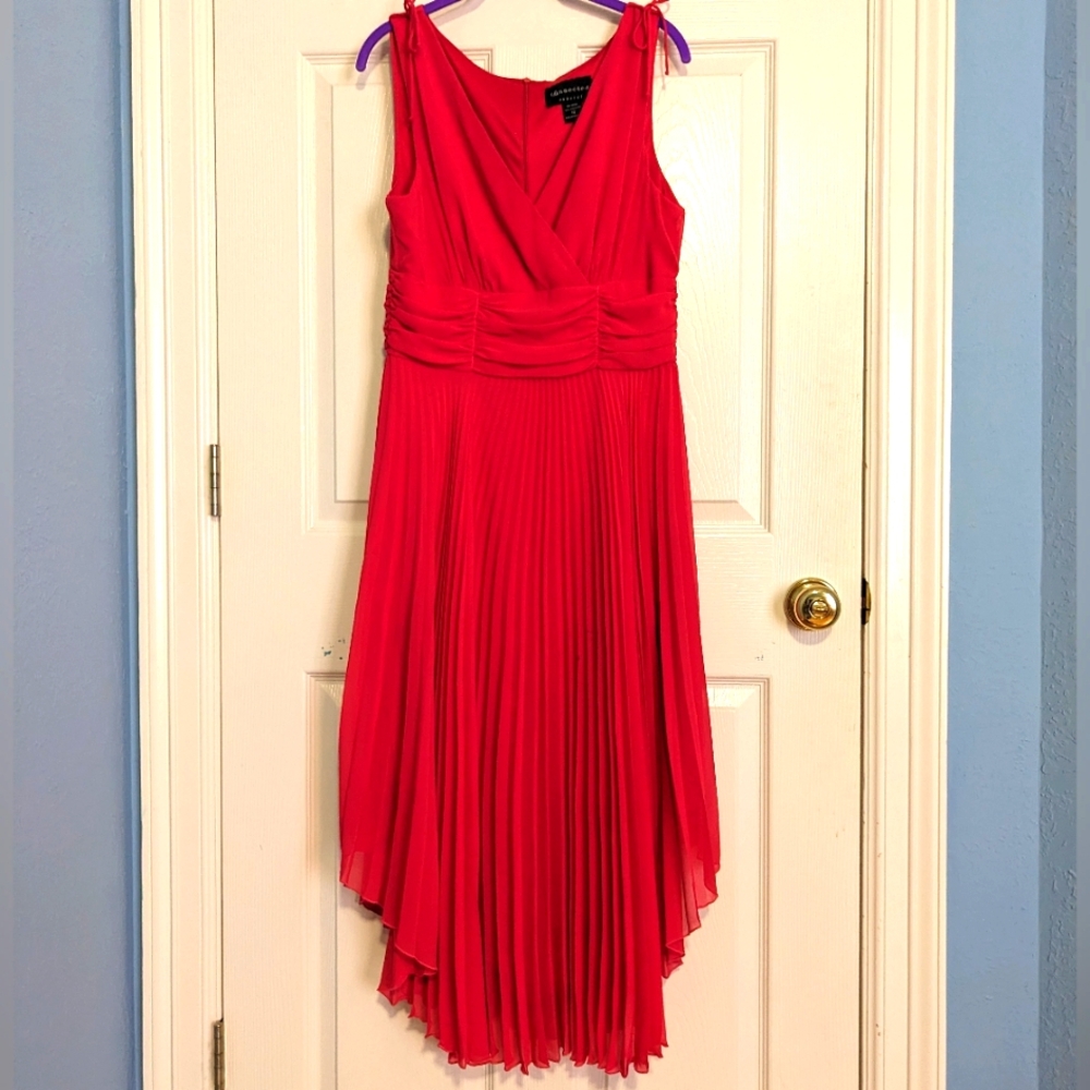 Elegant Red Sleeveless Dress, Size 12